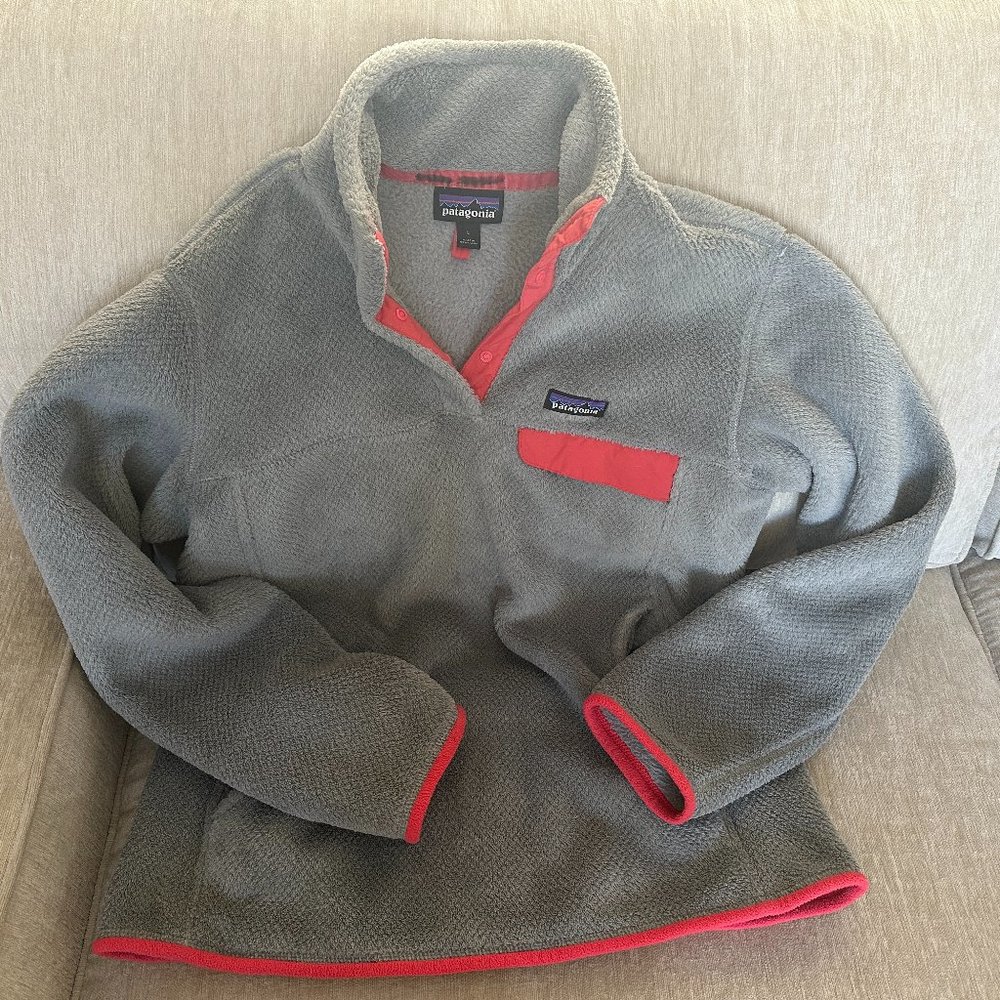 Patagonia Pullover - Gray with peach accents